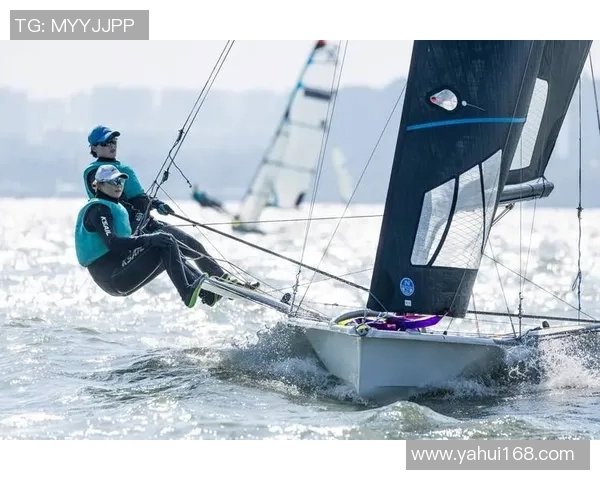 中国队晋级奥运帆船决赛，比赛画面美如画
